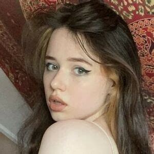 Preview 2 of Olivia Liiias Nudes Onlyfan Lea