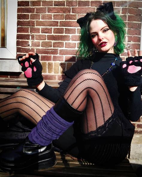 Pinegreentea OnlyFans channel