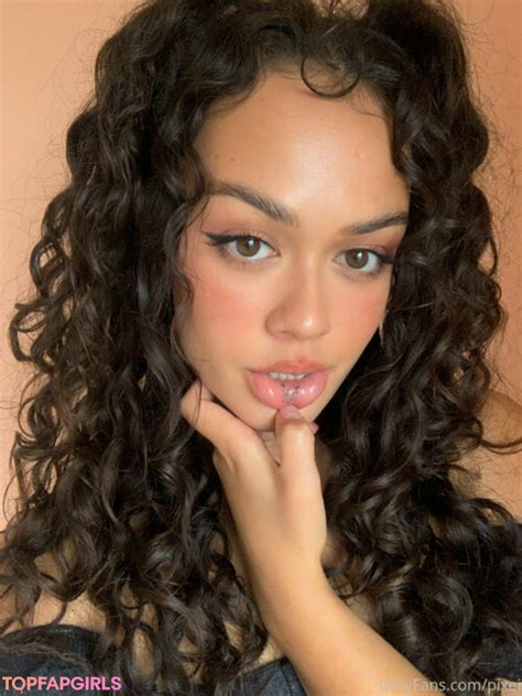 Preview 2 of Pixei Onlyfans Leaks Nude Photos