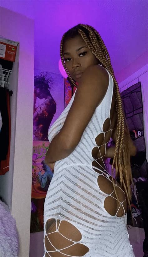 Preview 1 of Pretty_yunique Sex Set Leaked