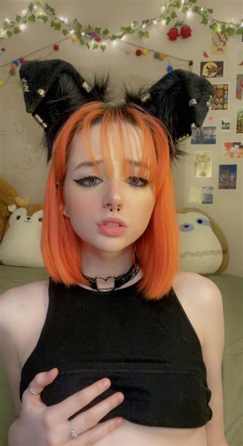Preview 2 of Prettykkittykatt Porn Telegram