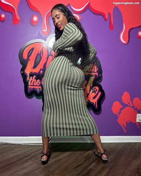 Preview 2 of Realestkatt Instagram Nude Photo