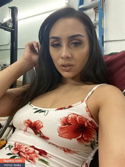 Preview 3 of Reallillyhallxx Comi Onlyfans