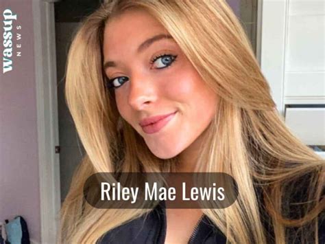 Preview 1 of Rileymaelewis Tits Nudes Leaks Onlyfans