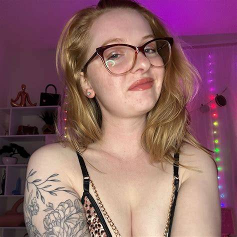 Roxyredheadxoxo OnlyFans channel
