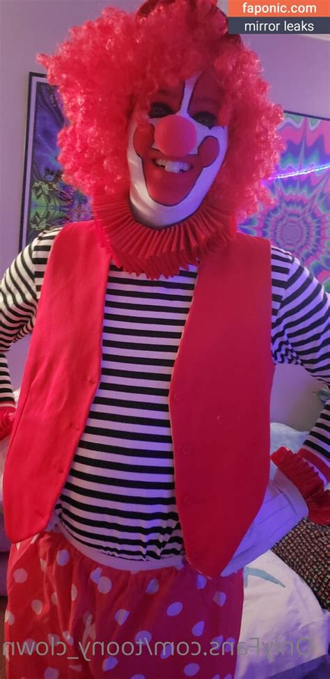 Preview 4 of Secy Clown Outfit Nude Set Onlyfans