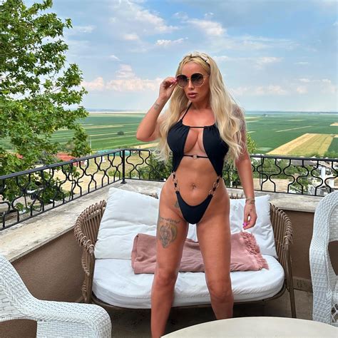 Simona Trasca Flashes Nude Telegram channel preview