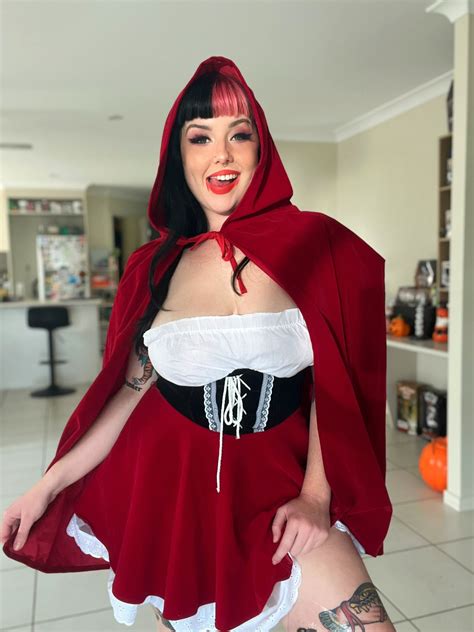 Preview 2 of Sirenn Suicide Only Fans