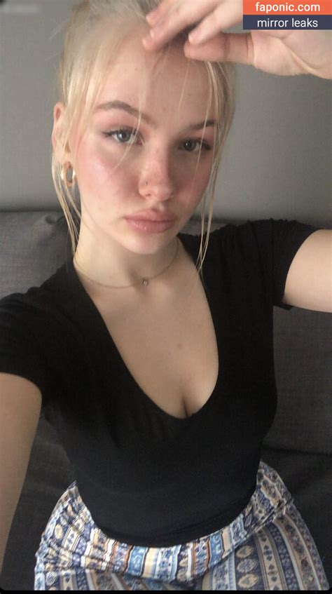Preview 2 of Sophie_mzt Onlyfans Naked Pics