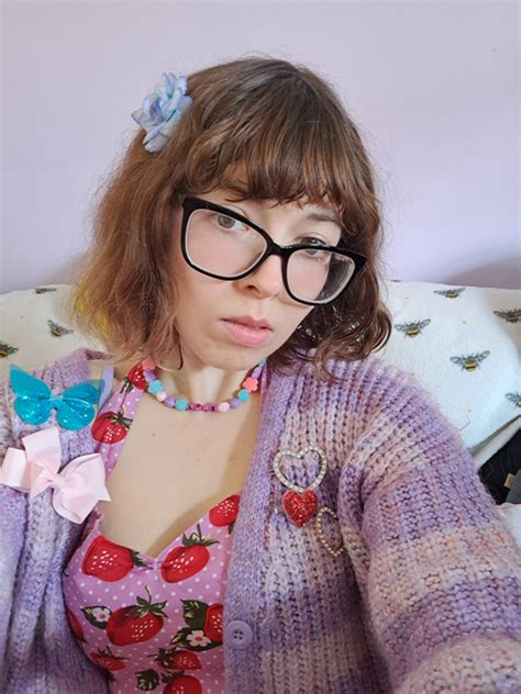 Preview 4 of Strawberrydollxo Nude Sexy Set Leaked