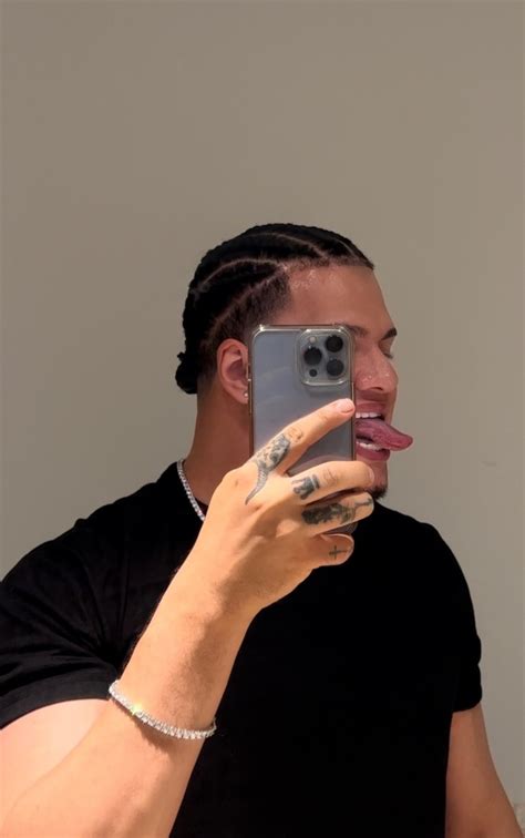 Preview 3 of Supremebeef69 Nude Patreon Leaks