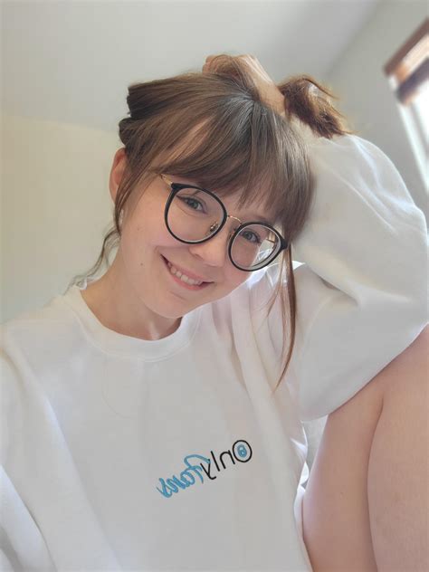 Preview 2 of Sweaterhitters Gb Onlyfans