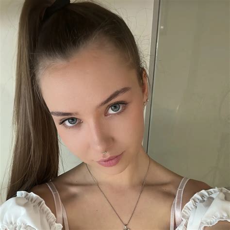 Preview 3 of Tiny_angel Fansly Nude Comk Onlyfans
