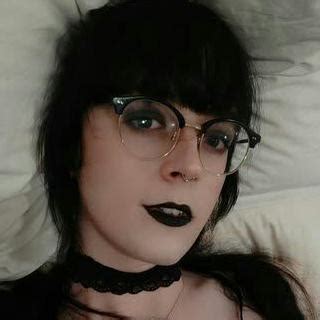 Veiled Viv OnlyFans channel