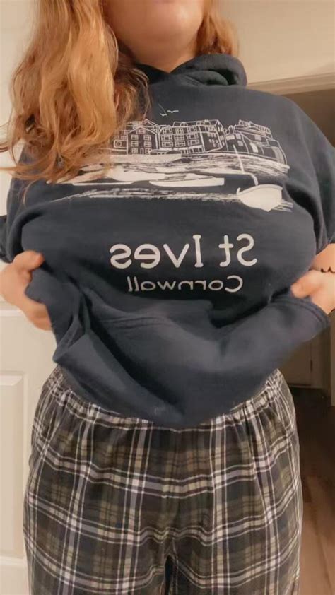 Preview 2 of Victorsbsss Twitter Big Tits
