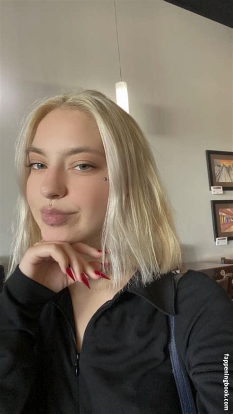 Preview 2 of Violets.tv Nudeex Onlyfans