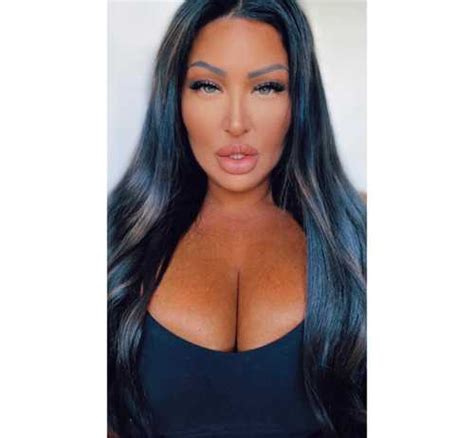 Preview 2 of Yourfavouriteneighbour Comk Onlyfans