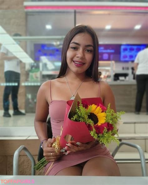 Preview 1 of Yulo Rivera Leaks Nude Photo