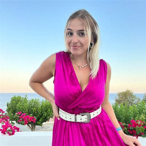 Aaaaria8 leak OnlyFans channel