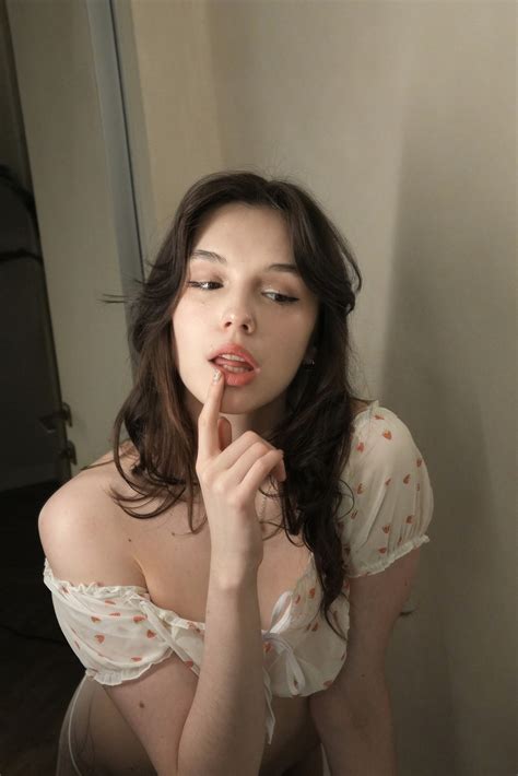 Averymayy telegram OnlyFans channel