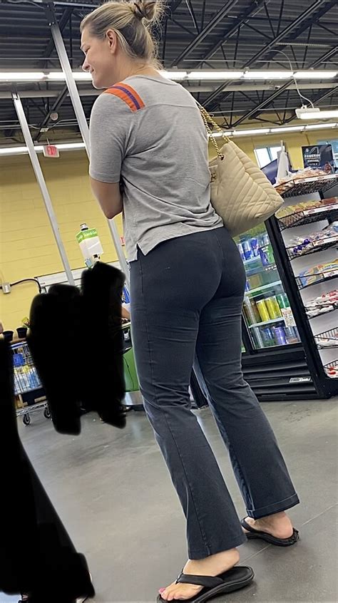 Bubble butt milf OnlyFans channel
