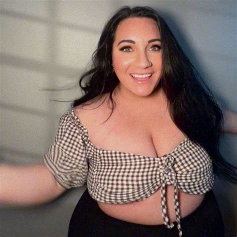 Caseystreams nude content