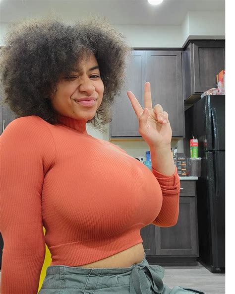 Coco pop01 OnlyFans channel