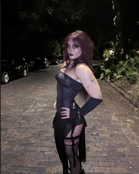 Elliemoore leaks OnlyFans channel