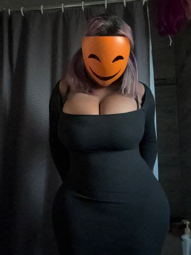 Emomask topless OnlyFans channel
