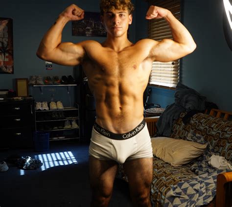 Flexmasterjoe nude OnlyFans channel