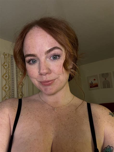 Frecklesazz reddit OnlyFans channel