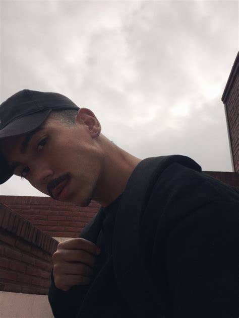 Leonmike17 full OnlyFans channel