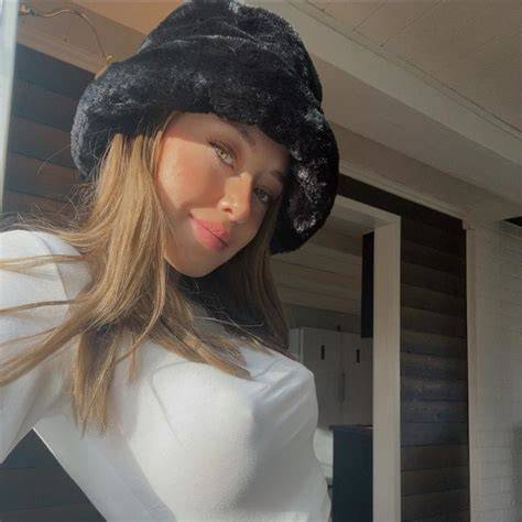Milliefoxi telegram OnlyFans channel
