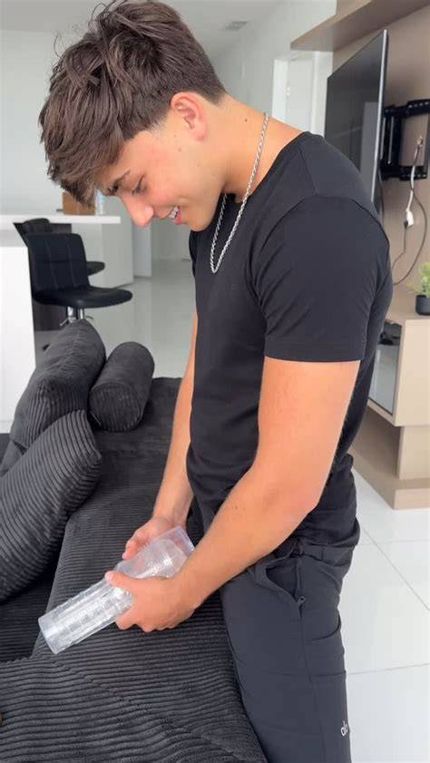 Onlybradclips nude OnlyFans channel