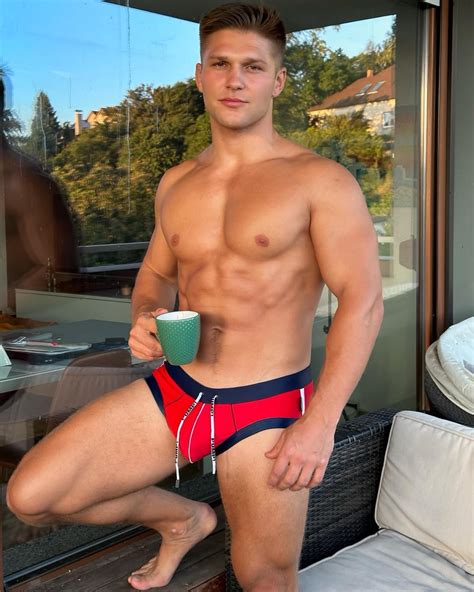 Pumpflextime OnlyFans channel