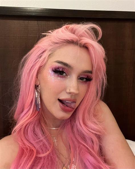 Sapphicsyren OnlyFans channel