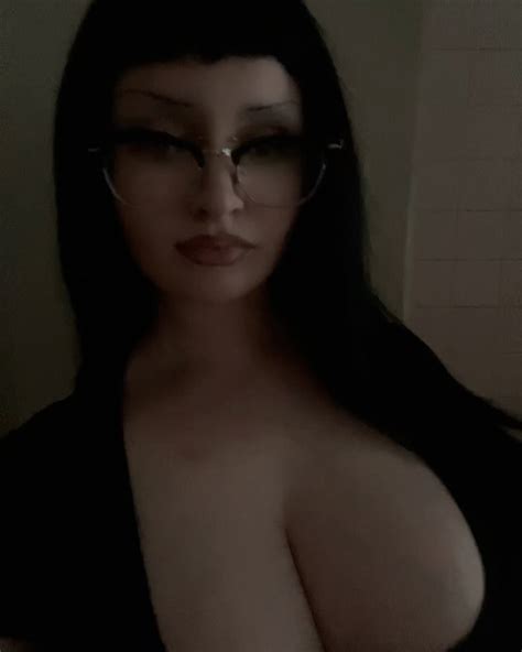 Vedaeve OnlyFans channel