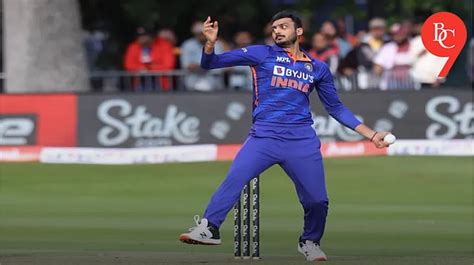 ipl  axar patels explosive start