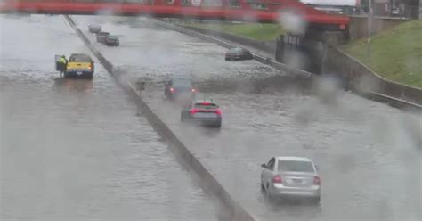 Un taxista murió en pleno temporal mientras manejaba bajo la intensa ... 