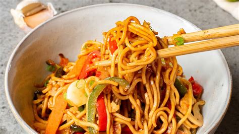 asian noodle dishes   transform     pasta