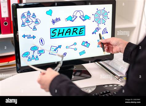 Computer screen showing share hi-res stock photography and images - Alamy 