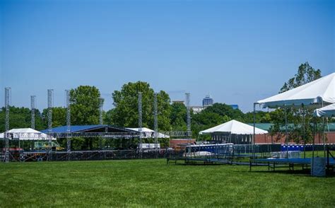 wonderroad  festival indy   setup  garfield park