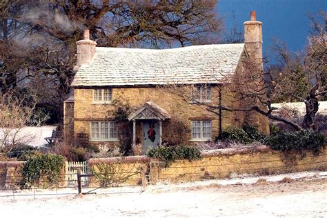 Is the English cottage from 'The Holiday' real?