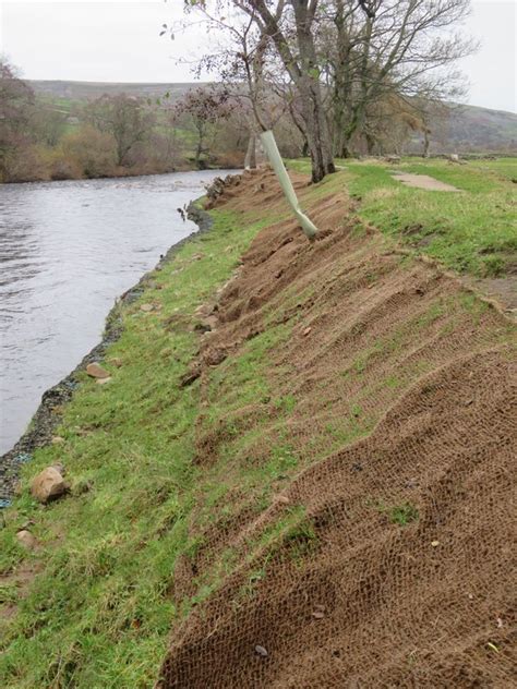 More attempts at controlling the river © Gordon Hatton cc-by-sa/2.0
