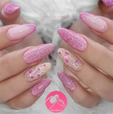 Pin by Liz El on uñas in 2025 Simple nails Nail art Gel nails