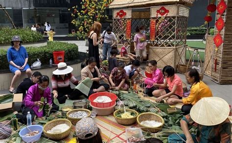 Cách gói bánh chưng bằng khuôn: Bí quyết để bánh vuông đẹp, chắc tay và ... 