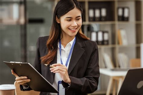 Guide to Legally Required Employee Benefits in California | AEIS