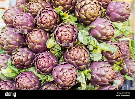 Local vegetable market in hi-res stock photography and images - Alamy 