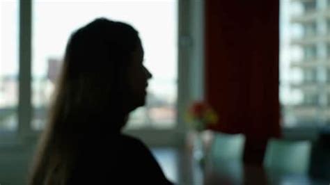 El babo y la kelly came across her ad and contacted her to