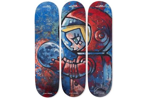 Pop Mart MEGA SPACE MOLLY Hello, Moon Skateboard Deck Set - US